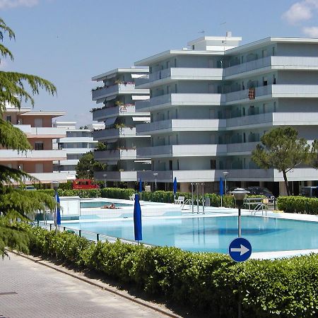 Appartamenti Valbella Con Piscina Bibione Luaran gambar