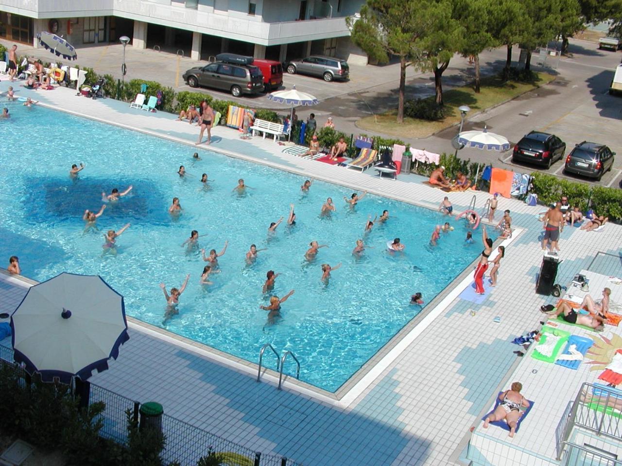 Appartamenti Valbella Con Piscina Bibione Luaran gambar