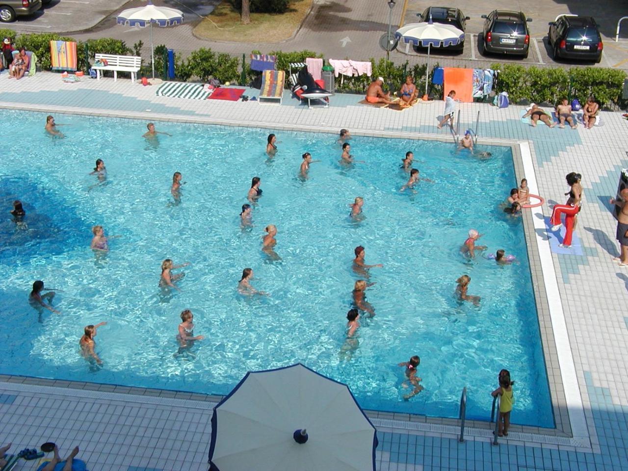 Appartamenti Valbella Con Piscina Bibione Luaran gambar